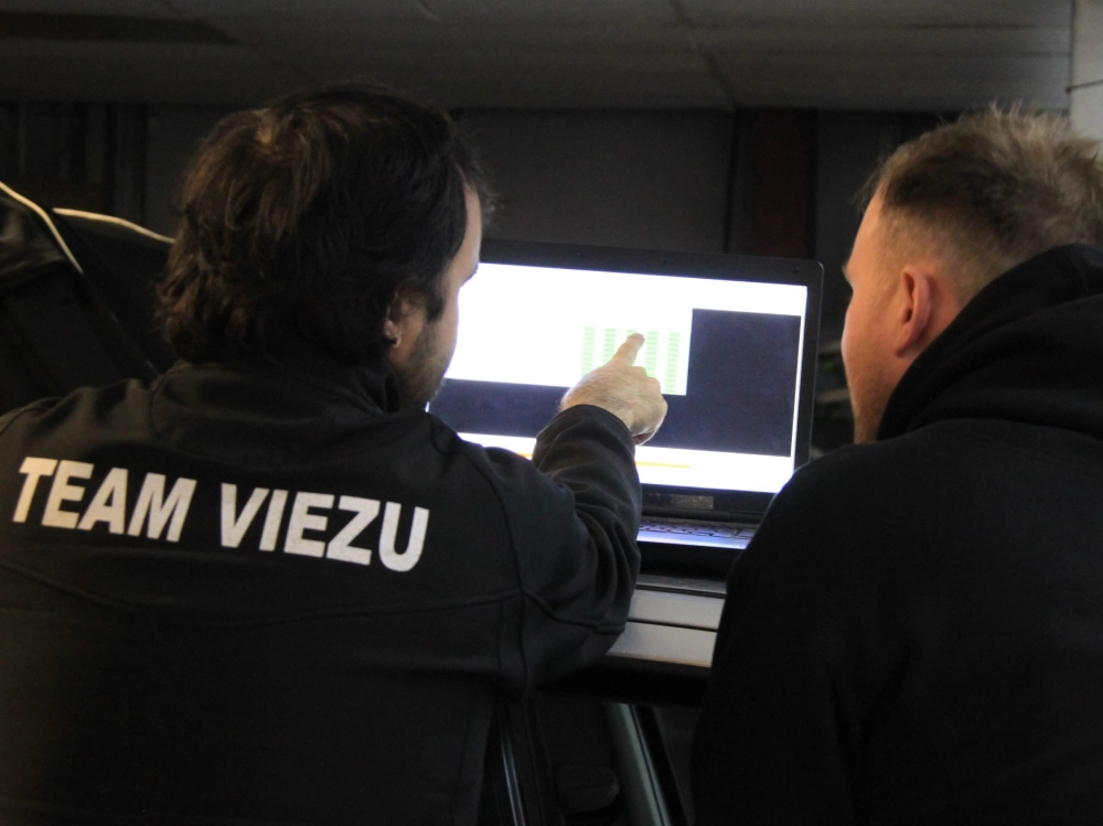 Online vs In-Person Vehicle Tuning Training Courses Online vs In-Person Vehicle Tuning Training Courses